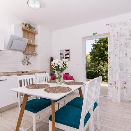 Apartmán Apartman Sun Solin Exteriér fotografie